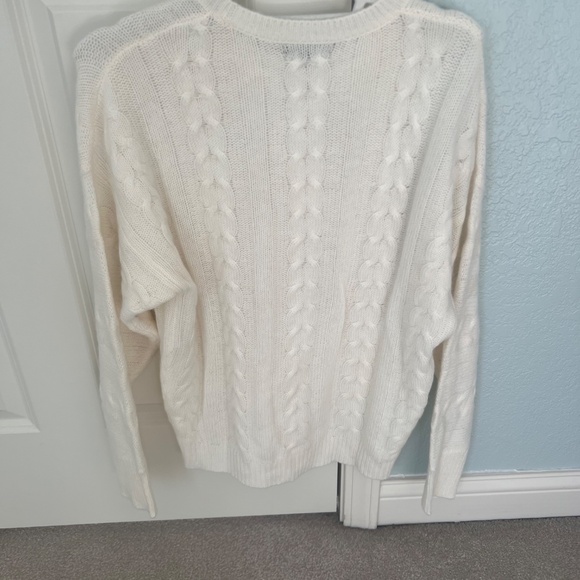 Aqua Cashmere Cable-Knit Sweater – Ivory – NWT – Size M - Picture 2 of 4